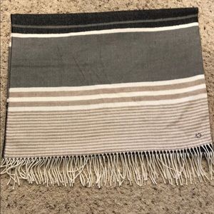 Calvin Klein blanket scarf 💜